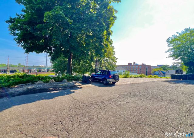 5 Hundley Court 1D, Stamford, CT 06902