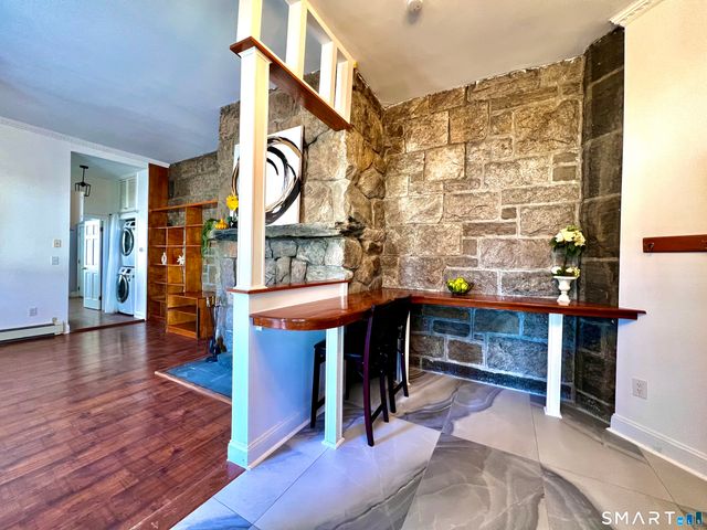 5 Hundley Court 1D, Stamford, CT 06902