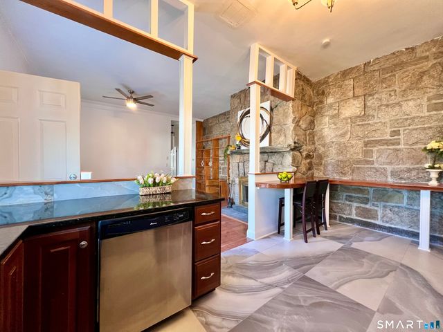 5 Hundley Court 1D, Stamford, CT 06902