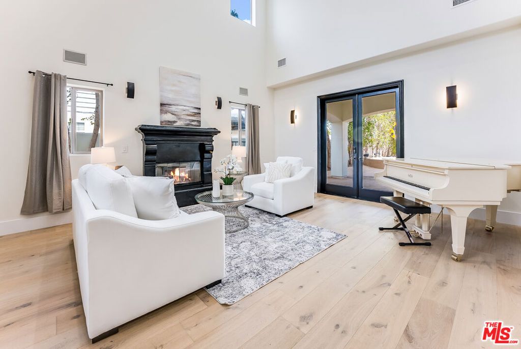 23123 Oxnard Street, Woodland Hills, CA 91367 — photo 3