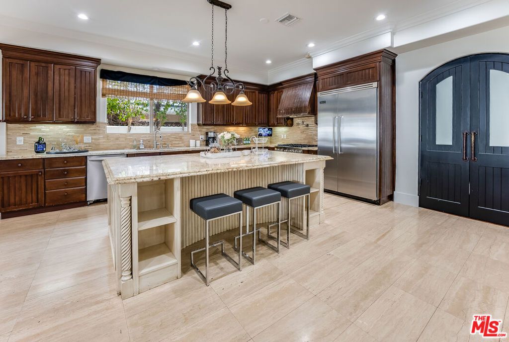 23123 Oxnard Street, Woodland Hills, CA 91367 — photo 4
