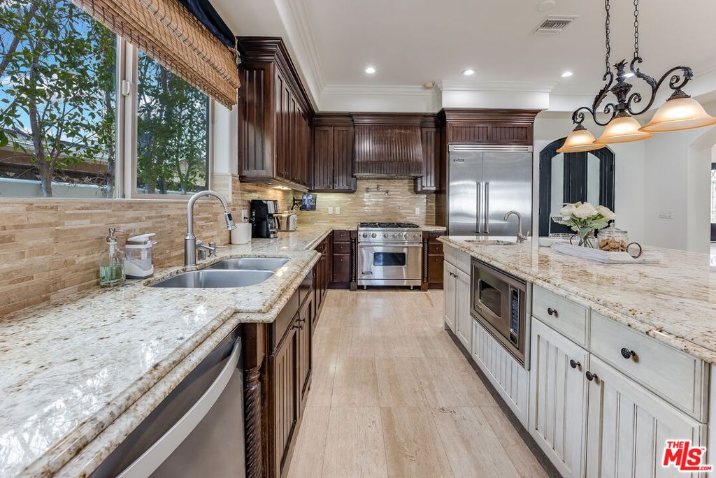 23123 Oxnard Street, Woodland Hills, CA 91367 — photo 5