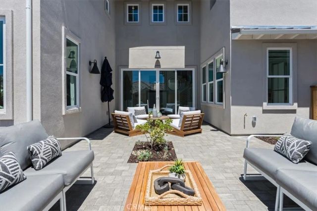 1458 Parsons Way, San Luis Obispo, CA 93401