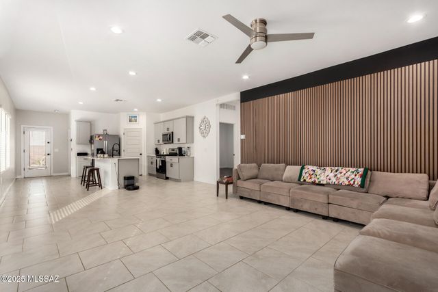 12847 E Joffroy Drive, Vail, AZ 85641