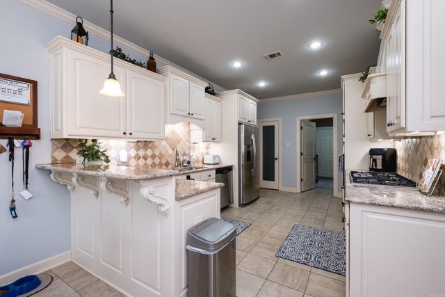 8100 Kanis Pines Drive, Little Rock, AR 72204