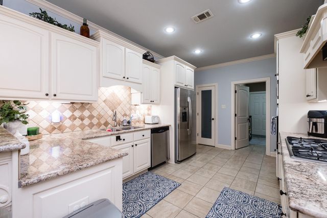8100 Kanis Pines Drive, Little Rock, AR 72204
