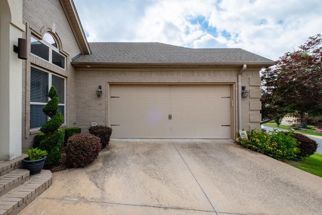 8100 Kanis Pines Drive, Little Rock, AR 72204