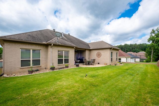 8100 Kanis Pines Drive, Little Rock, AR 72204