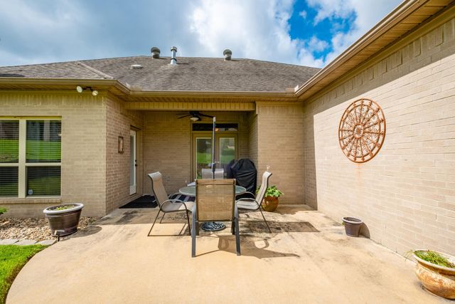 8100 Kanis Pines Drive, Little Rock, AR 72204