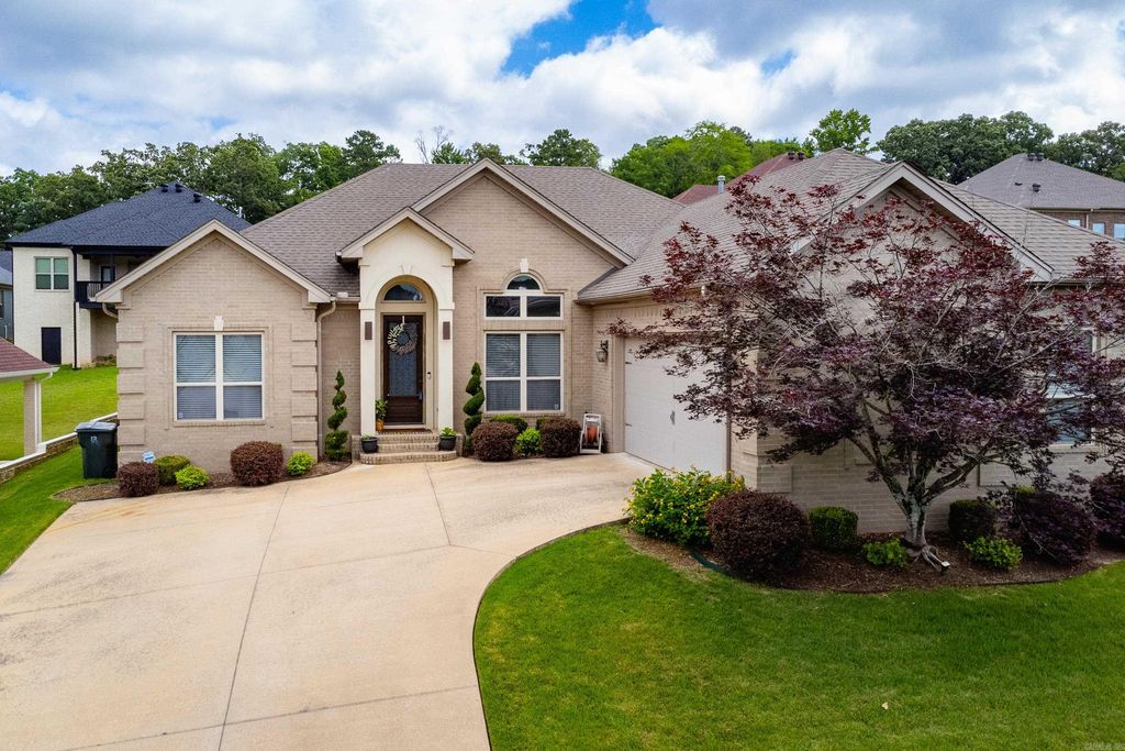 8100 Kanis Pines Drive, Little Rock, AR 72204