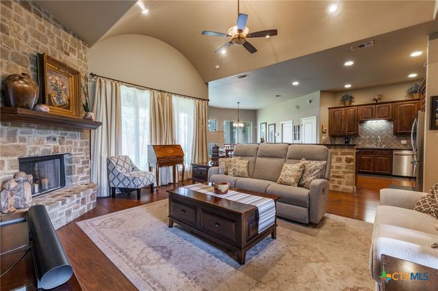 110 Sandpiper Lane, Mcqueeney, TX 78123