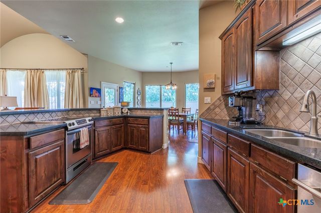 110 Sandpiper Lane, Mcqueeney, TX 78123
