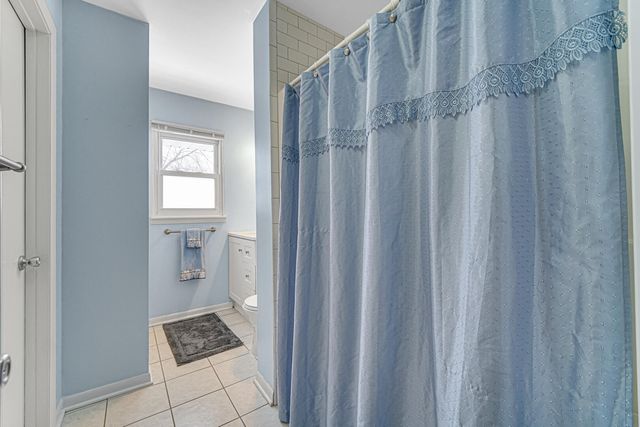 8031 North Drive, Highland, IN 46322