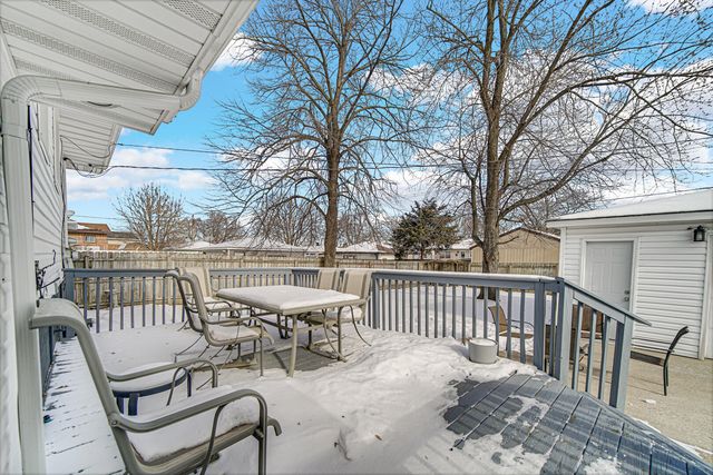 8031 North Drive, Highland, IN 46322