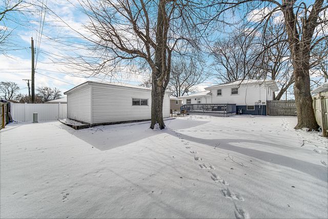 8031 North Drive, Highland, IN 46322