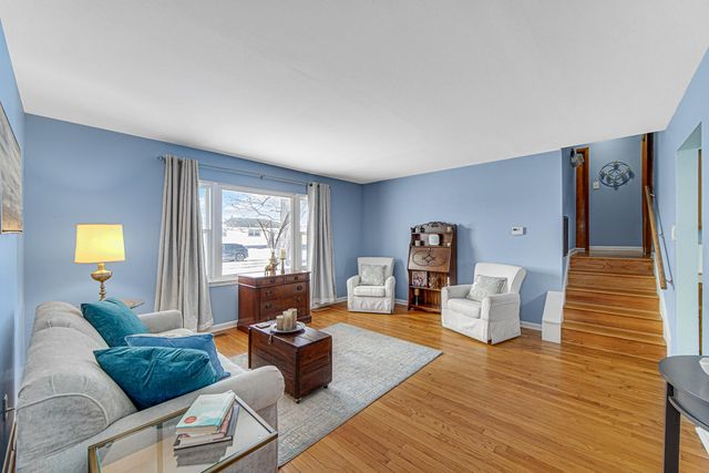 8031 North Drive, Highland, IN 46322