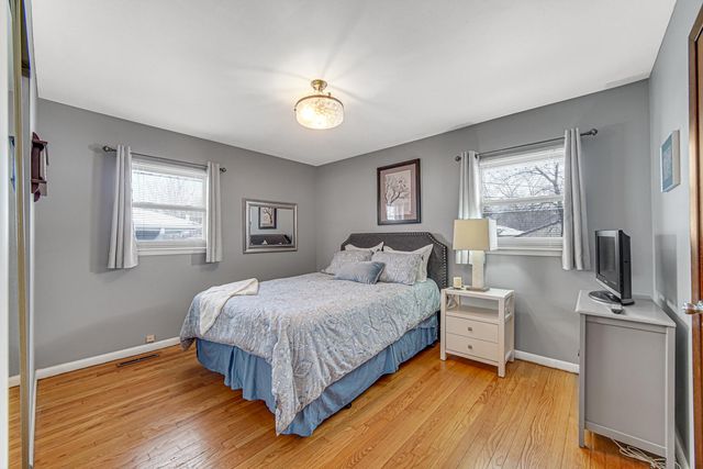 8031 North Drive, Highland, IN 46322