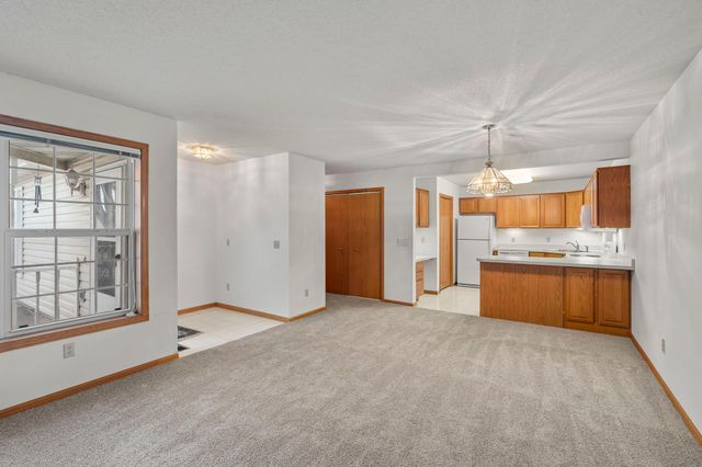 410 Sarazin Street, Shakopee, MN 55379