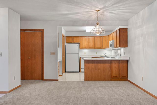 410 Sarazin Street, Shakopee, MN 55379