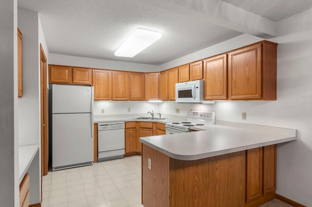 410 Sarazin Street, Shakopee, MN 55379