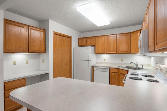 410 Sarazin Street, Shakopee, MN 55379