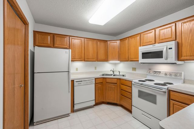 410 Sarazin Street, Shakopee, MN 55379