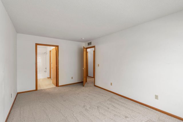 410 Sarazin Street, Shakopee, MN 55379