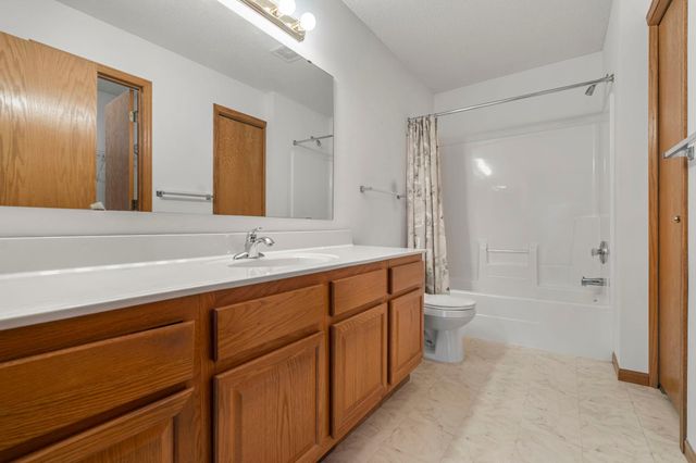 410 Sarazin Street, Shakopee, MN 55379