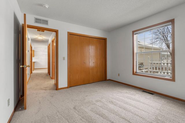 410 Sarazin Street, Shakopee, MN 55379