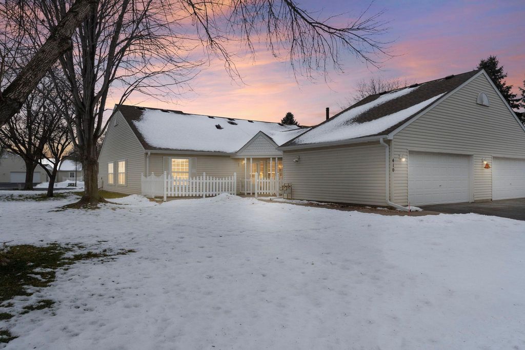 410 Sarazin Street, Shakopee, MN 55379