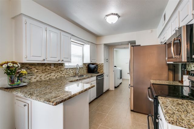 1917 Maxwell Drive, Lewisville, TX 75077