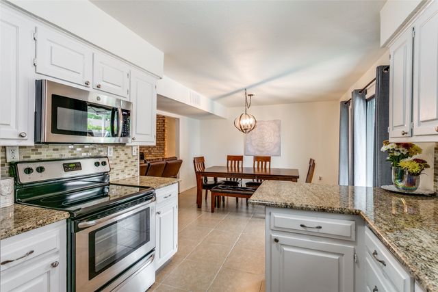 1917 Maxwell Drive, Lewisville, TX 75077