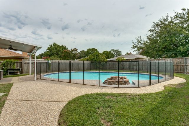 1917 Maxwell Drive, Lewisville, TX 75077