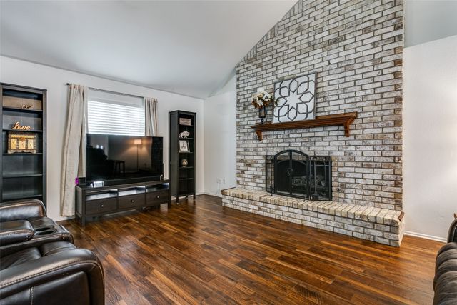 1917 Maxwell Drive, Lewisville, TX 75077