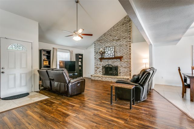 1917 Maxwell Drive, Lewisville, TX 75077