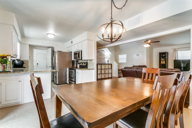 1917 Maxwell Drive, Lewisville, TX 75077