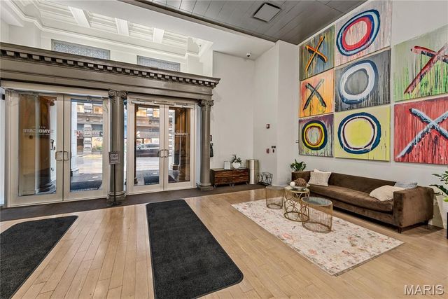 915 Olive Street, St Louis, MO 63101