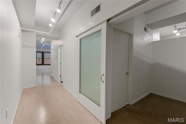 915 Olive Street, St Louis, MO 63101