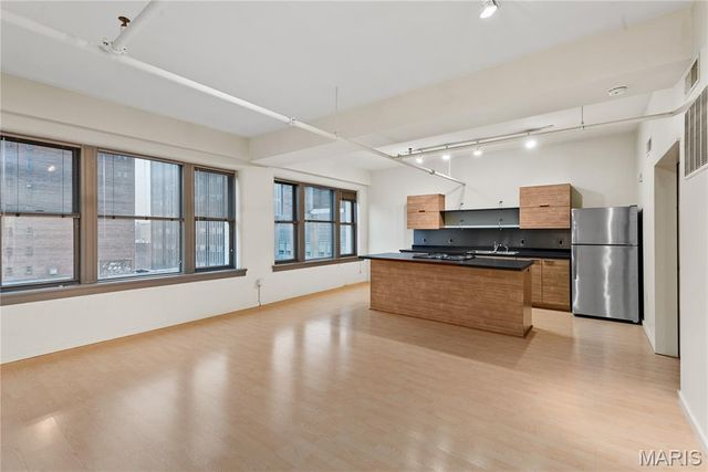 915 Olive Street, St Louis, MO 63101