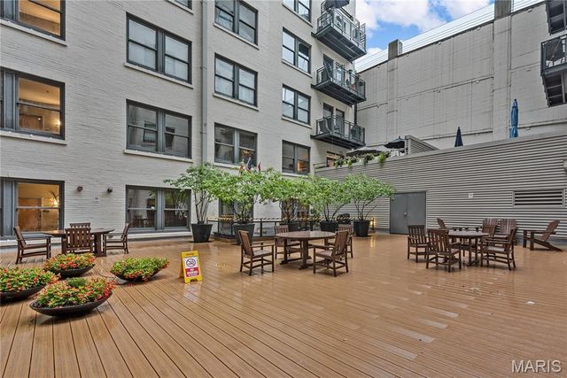 915 Olive Street, St Louis, MO 63101