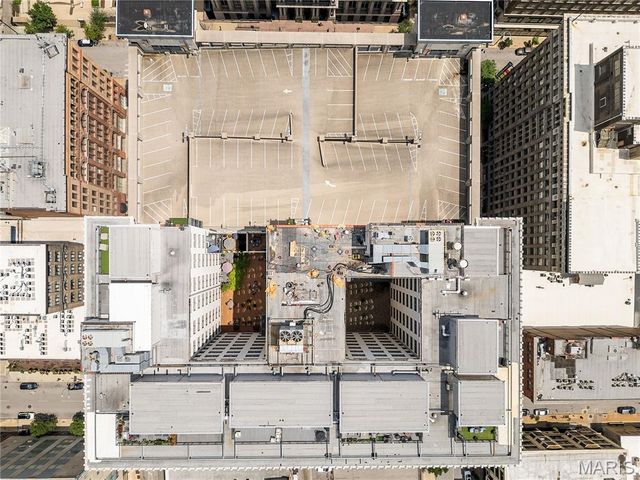 915 Olive Street, St Louis, MO 63101