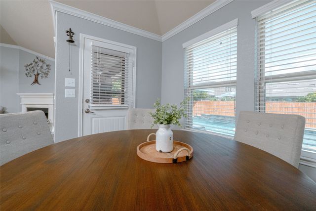 377 Pin Cushion Trail, Burleson, TX 76028