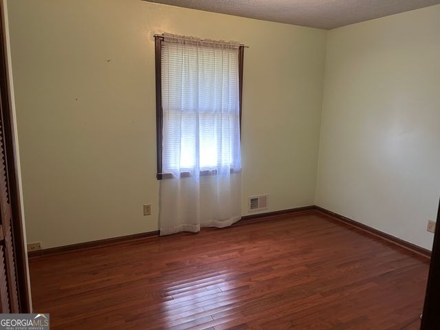 115 Price Drive W, Locust Grove, GA 30248