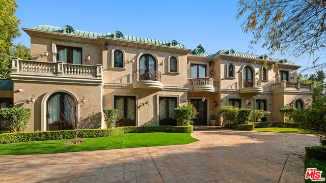1021 N Crescent Drive, Beverly Hills, CA 90210