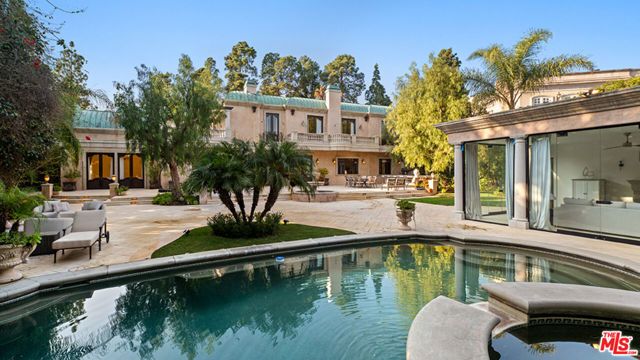1021 N Crescent Drive, Beverly Hills, CA 90210
