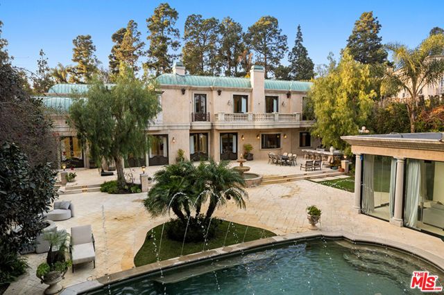 1021 N Crescent Drive, Beverly Hills, CA 90210