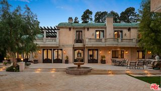 1021 N Crescent Drive, Beverly Hills, CA 90210