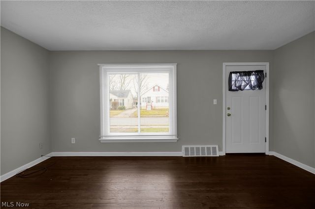 4561 W 148th Street, Cleveland, OH 44135