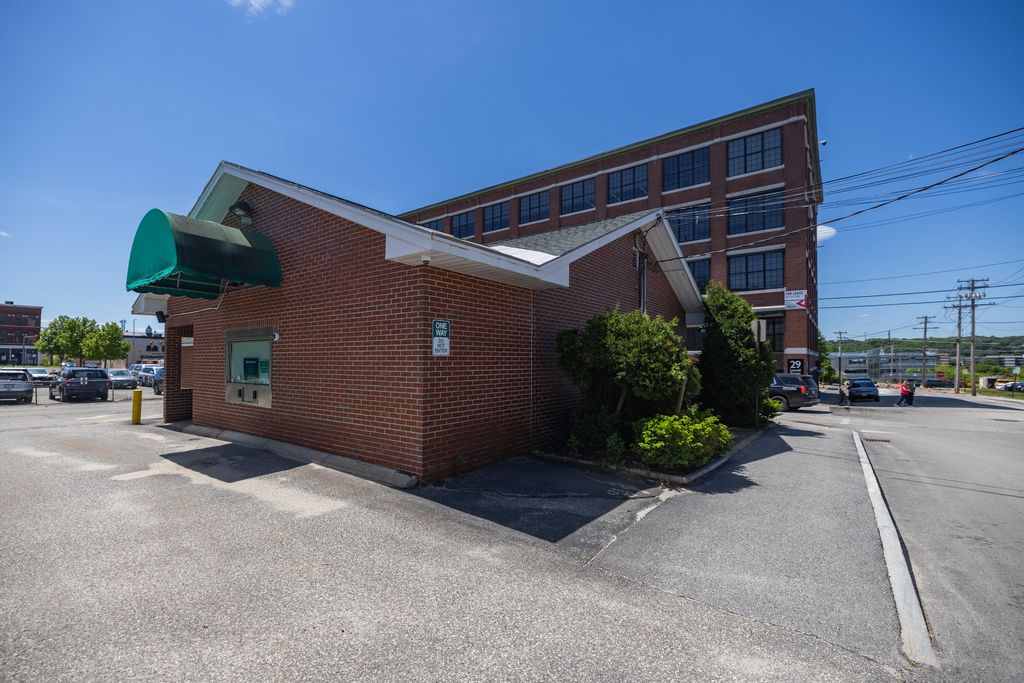 34 Bates Street, Lewiston, ME 04240 — photo 4