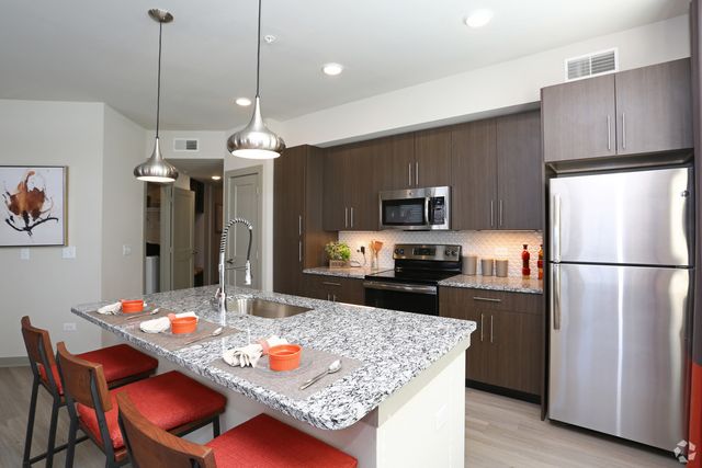 670 E Algonquin Road 4307, Schaumburg, IL 60173